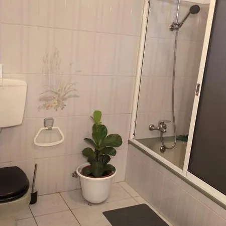 Cozy Large In Minde, Fatima