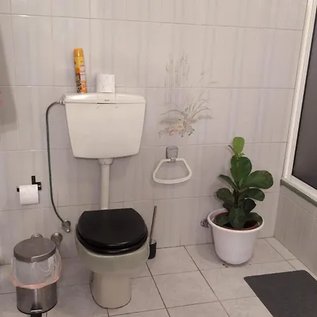 Проживание в семье Cozy Large In Minde, Fatima *