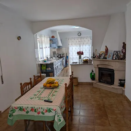 Проживание в семье Cozy Large In Minde, Fatima Minde