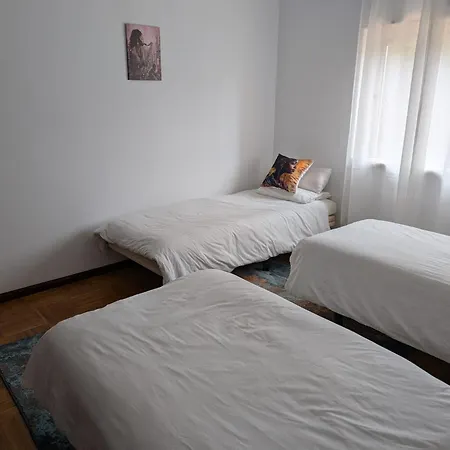 Cozy Large In Minde, Fatima בית אירוח