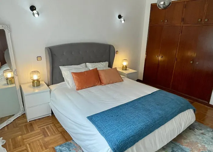 Cozy Large In Minde, Fatima ホームステイ