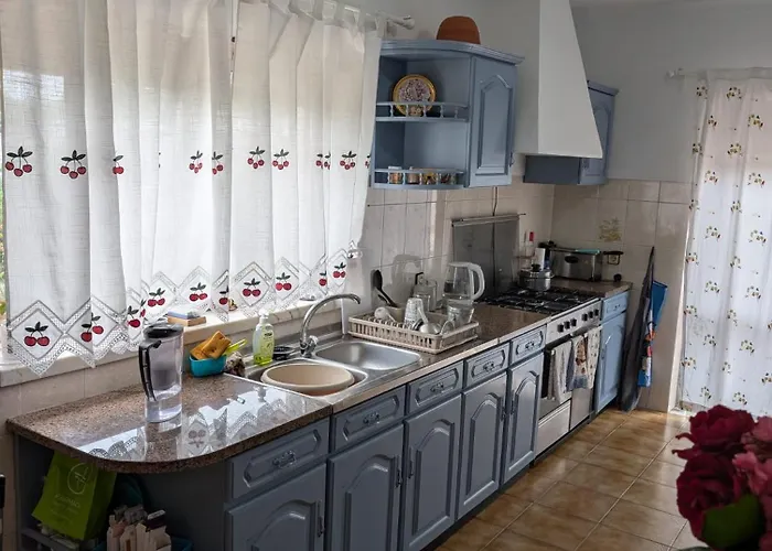 Cozy Large In Minde, Fatima Minde