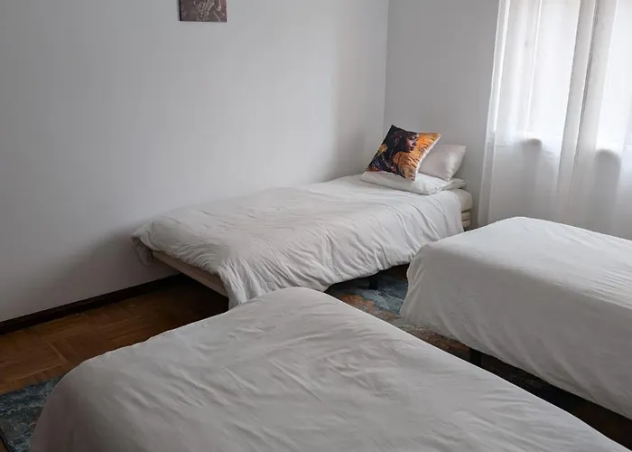 Cozy Large In Minde, Fatima ホームステイ