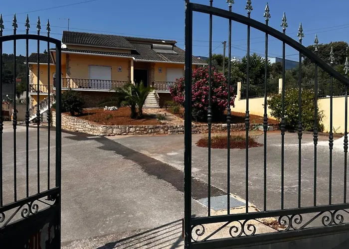 Cozy Large In Minde, Fatima Minde